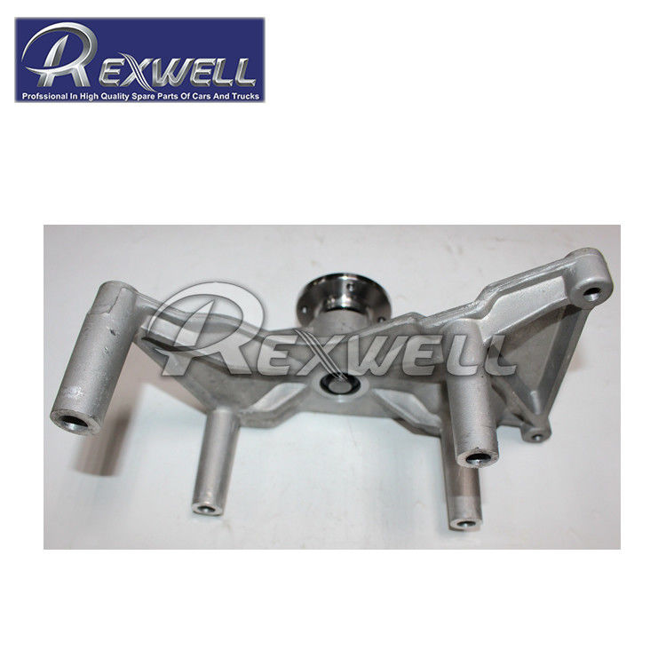 OE NO. MD143208 Engine Water Pump Bracket for Mitsubishi Pajero Montero V33W V43W