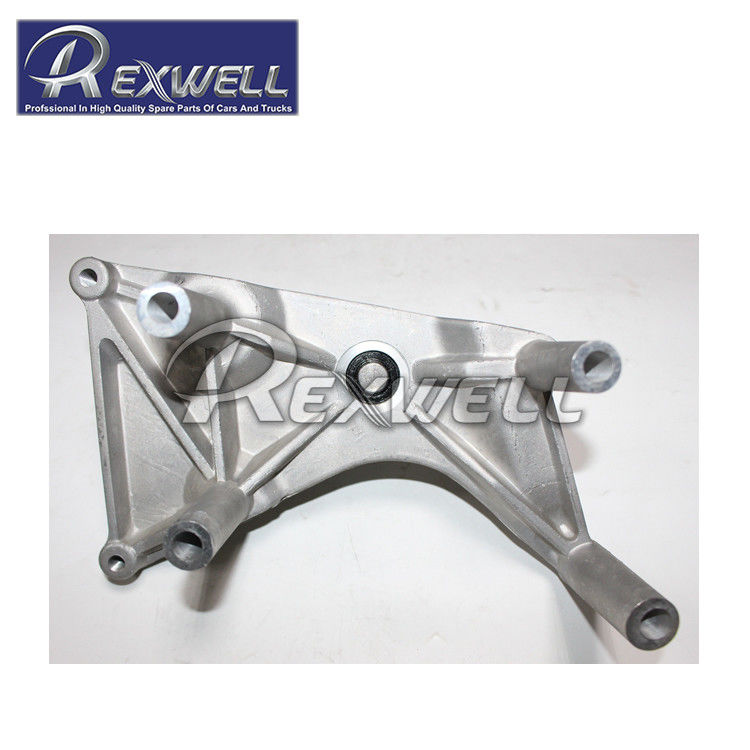 OE NO. MD143208 Engine Water Pump Bracket for Mitsubishi Pajero Montero V33W V43W