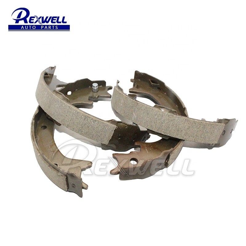 Reference NO. 981010660 Car Brake Parts Ceramic Brake Shoes Rear For Mitsubishi Pajero