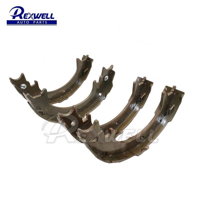 Reference NO. 981010660 Car Brake Parts Ceramic Brake Shoes Rear For Mitsubishi Pajero